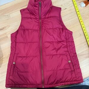 Old Navy Women's Quilted Puffer Vest - Fuchsia